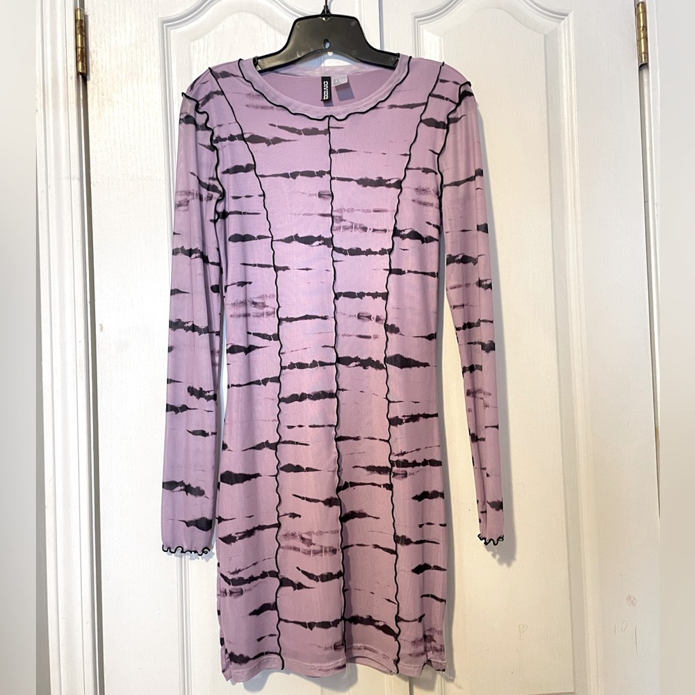 Knee length, long sleeve purple party dress
